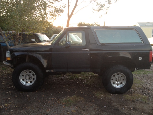 my 1992 bronco.JPG