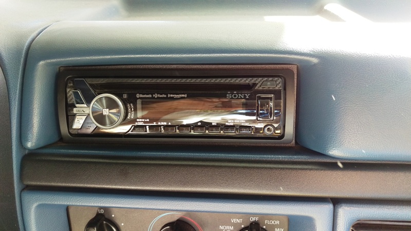 Sony MEX-GS810BT Radio in Bronco (3) 800x600.jpg
