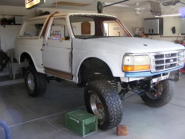 Bronco 84 body5.jpg