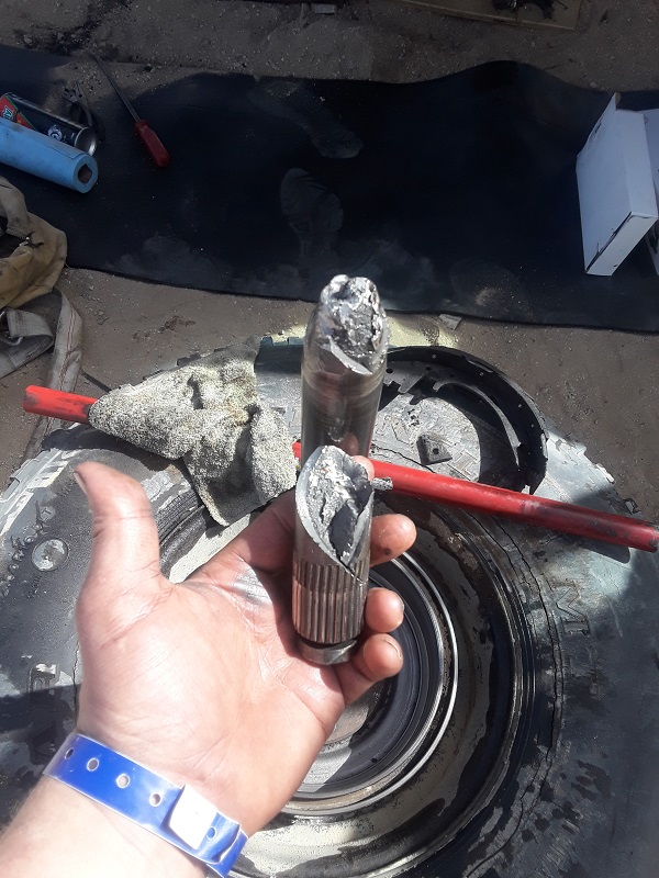 broken axle.jpg