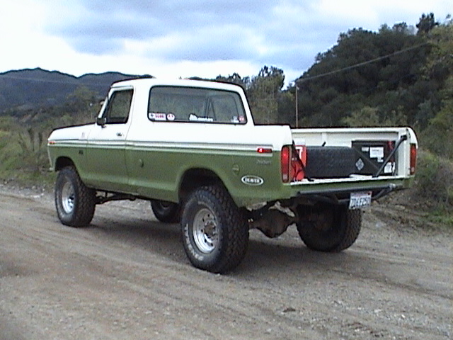 rear lifted 3.jpg