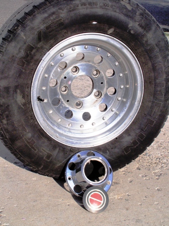 Ford Wheel Before Reconditioning - 4-27-09 (1).JPG