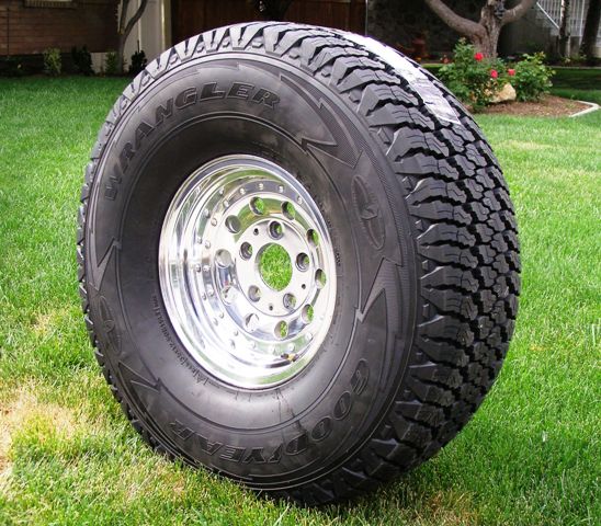 Goodyear Silent Armor 35x12.5-15 & Polished Wheels (1).JPG