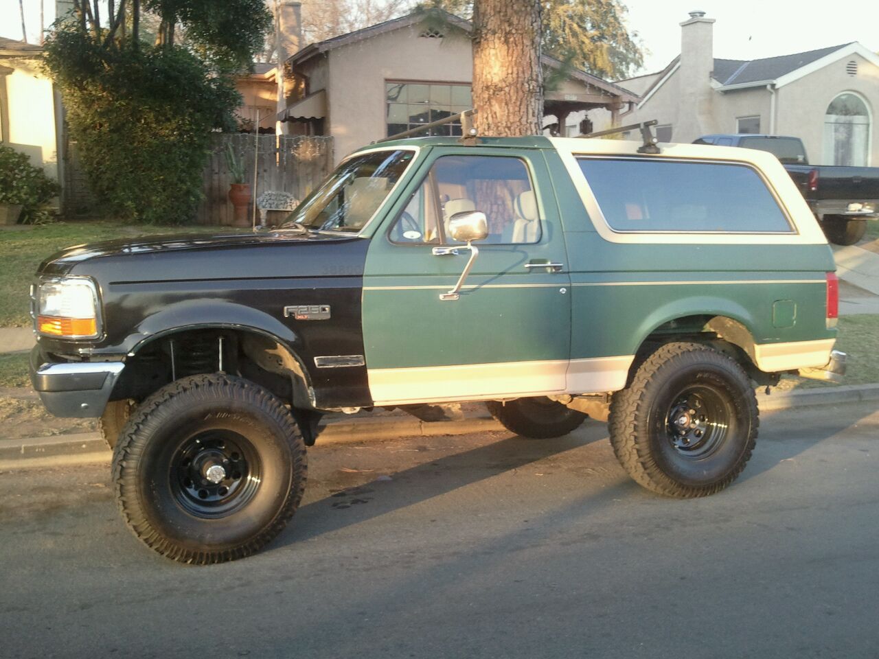 323BRONCO.jpg