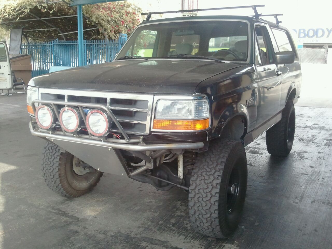 323bronco bumper done.jpg