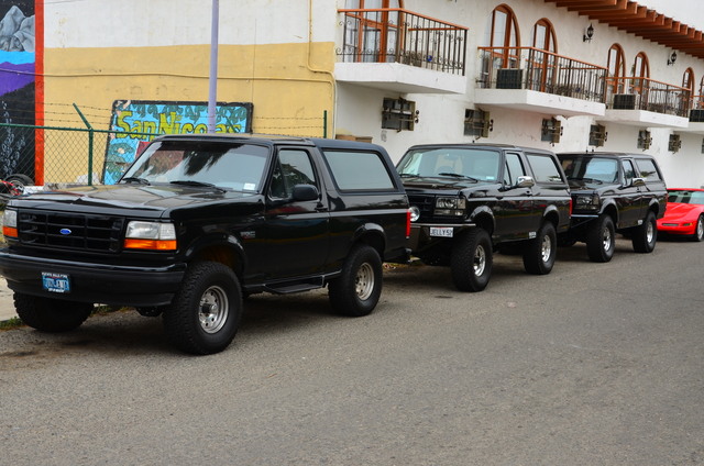 The tres Bronco Negro lurking back behind Contingency