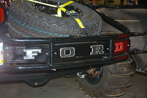 _68_-Colorado-Sand-Cars-1965-Ford-F100-rear-bumper.JPG