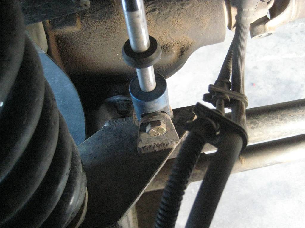 bronco lower shock mount.JPG
