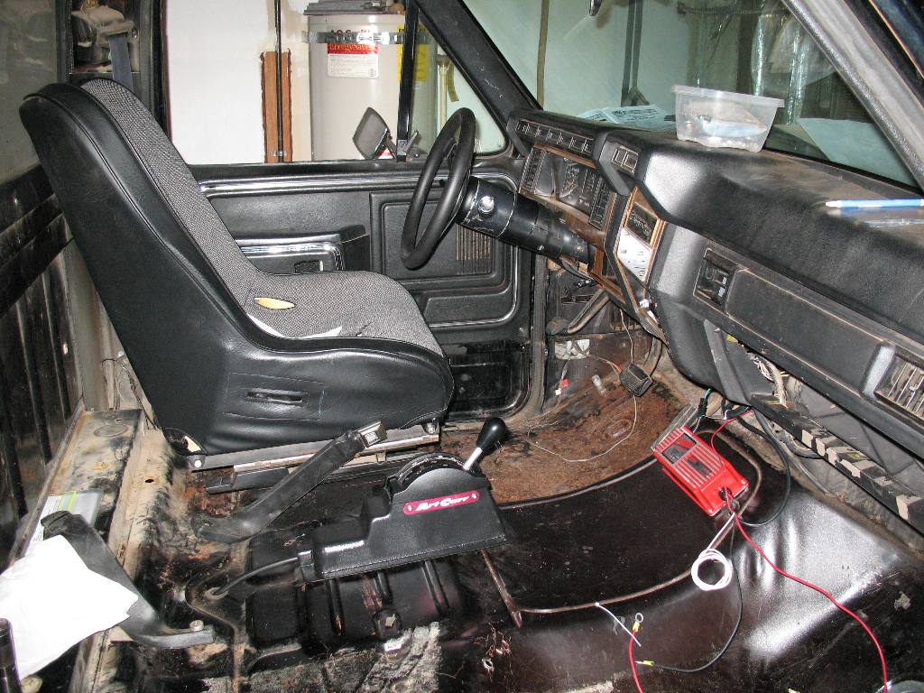 80 Ford interior - Copy.JPG